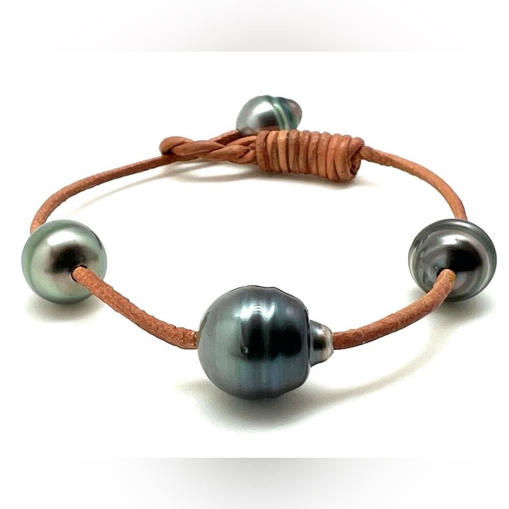 NWT Leather and Tahitian Pearl Bracelet